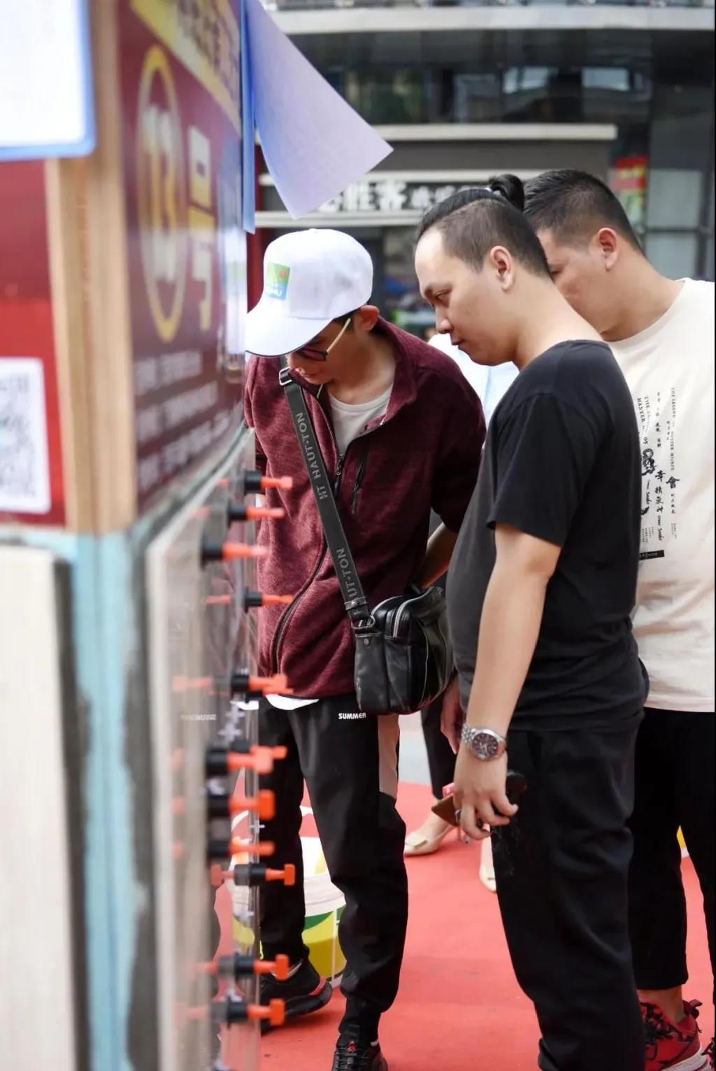 亞洲第一狼人伊人av