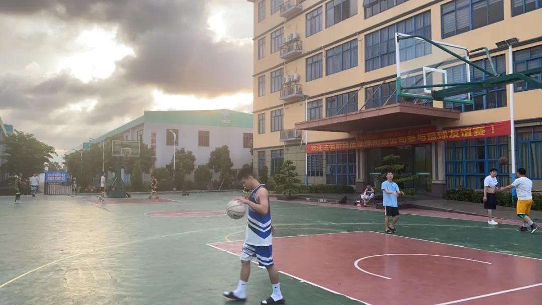 亞洲第一狼人伊人av