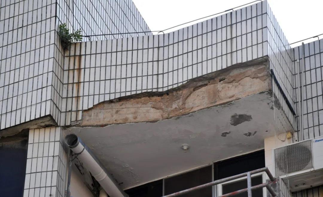 亞洲第一狼人伊人av